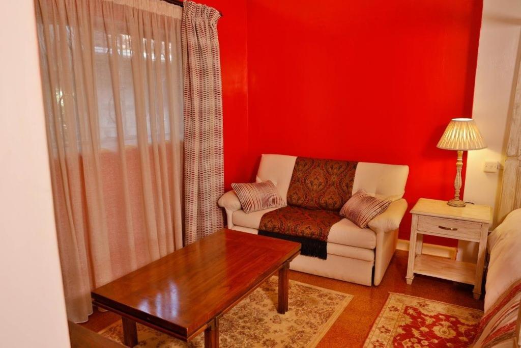 Zereniti House Hotel Muyaka Exterior photo